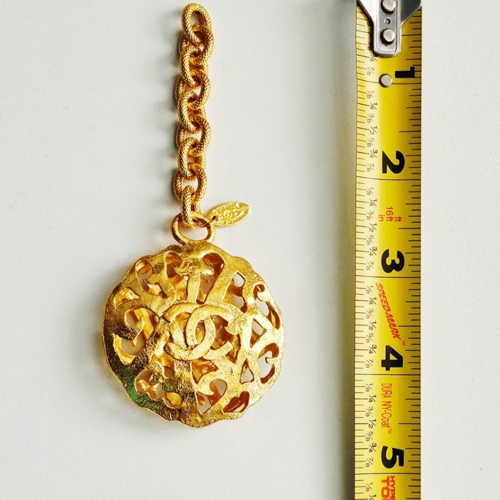 Chanel Gold-plated Caged Medallion CC Large Pendant - Picture 8 of 8